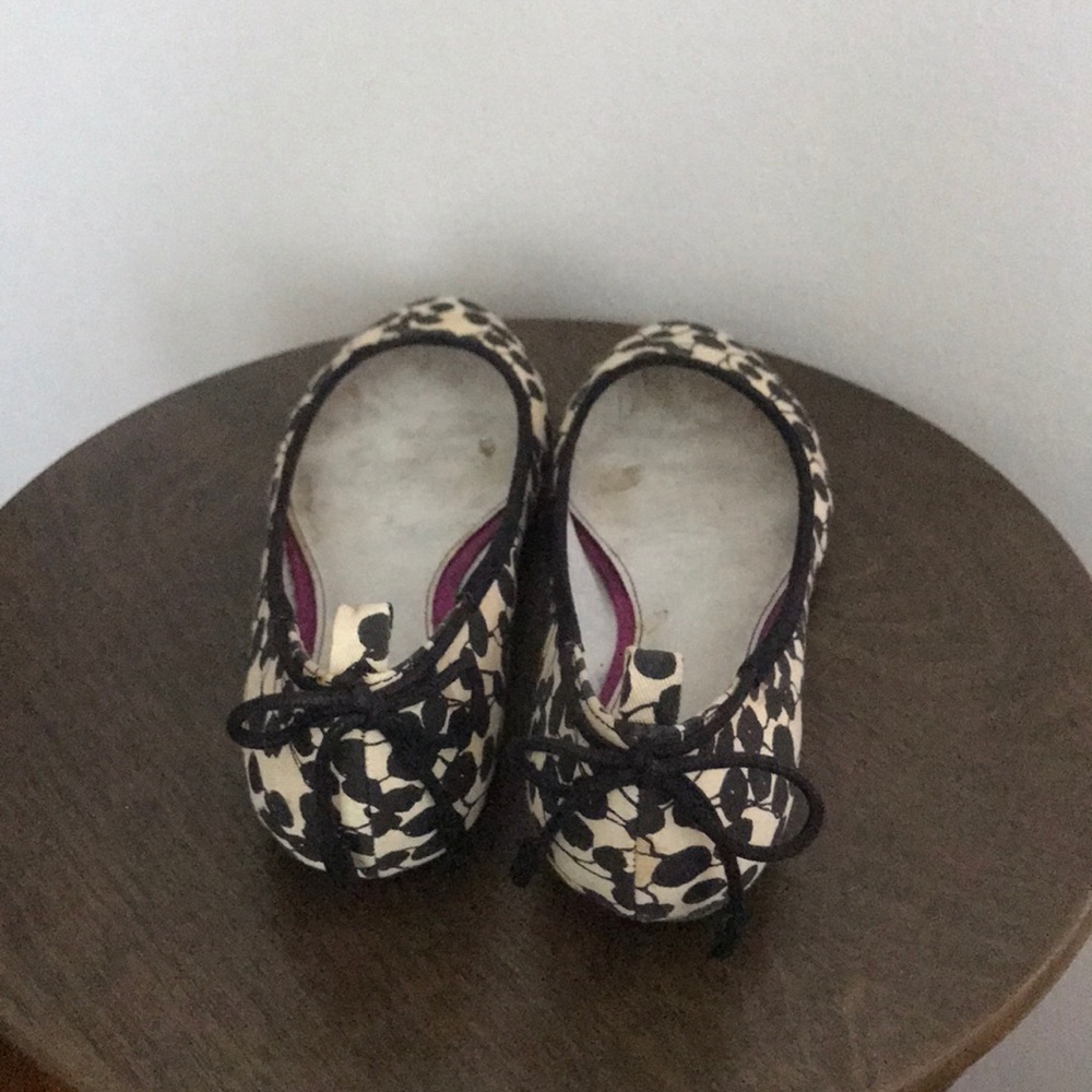 Gap B/W printed flat, Size 6 - Picture 5 of 5